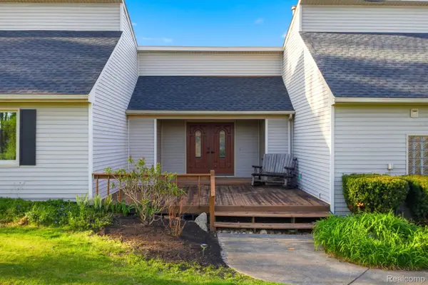 2411 Wixom Trail, Milford, MI 48381