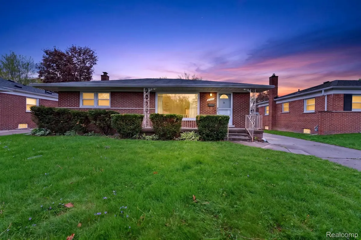 8300 Kinmore Street, Dearborn Heights, MI 48127 - #1