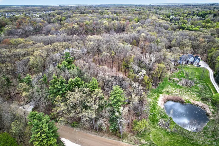 6944 Cooley Lake Road, White Lake, MI 48383 - #2