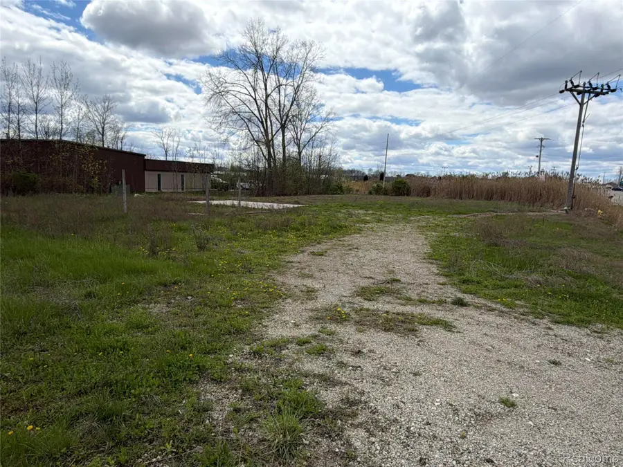 3155 W Thompson Road, Fenton, MI 48430 - #3