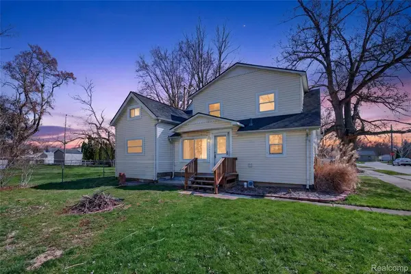 29157 S Wesley Avenue, FlatRock, MI 48134