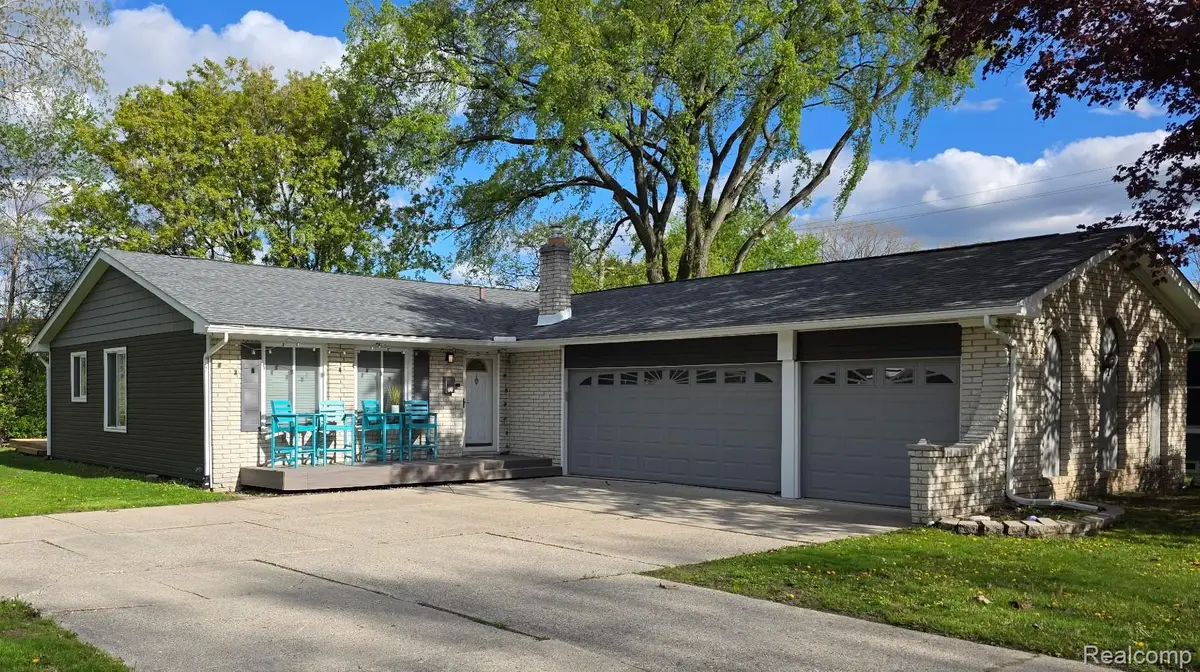 27860 Park Court, Madison Heights, MI 48071 - #1