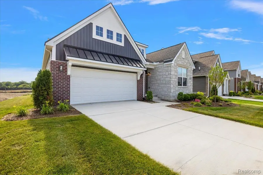 2352 Provencal Drive, Commerce Township, MI 48382 - #3