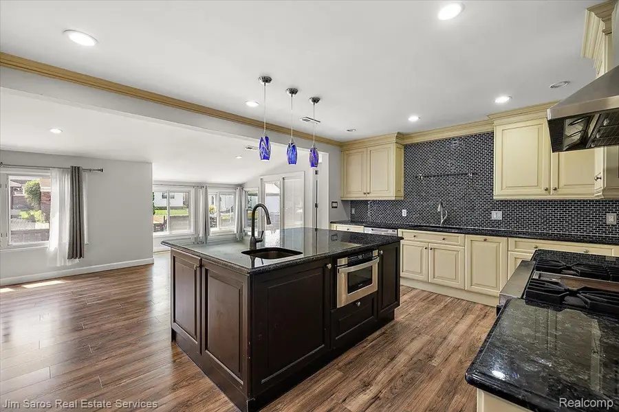 22470 Wildwood Street, Saint Clair Shores, MI 48081 - #3