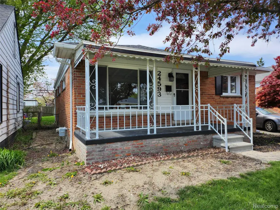 24593 Rosalind Avenue, Eastpointe, MI 48021 - #3