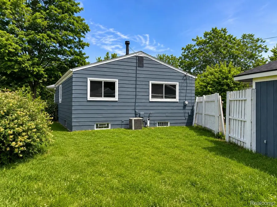 19749 Broadacres Street, Clinton Township, MI 48035 - #3