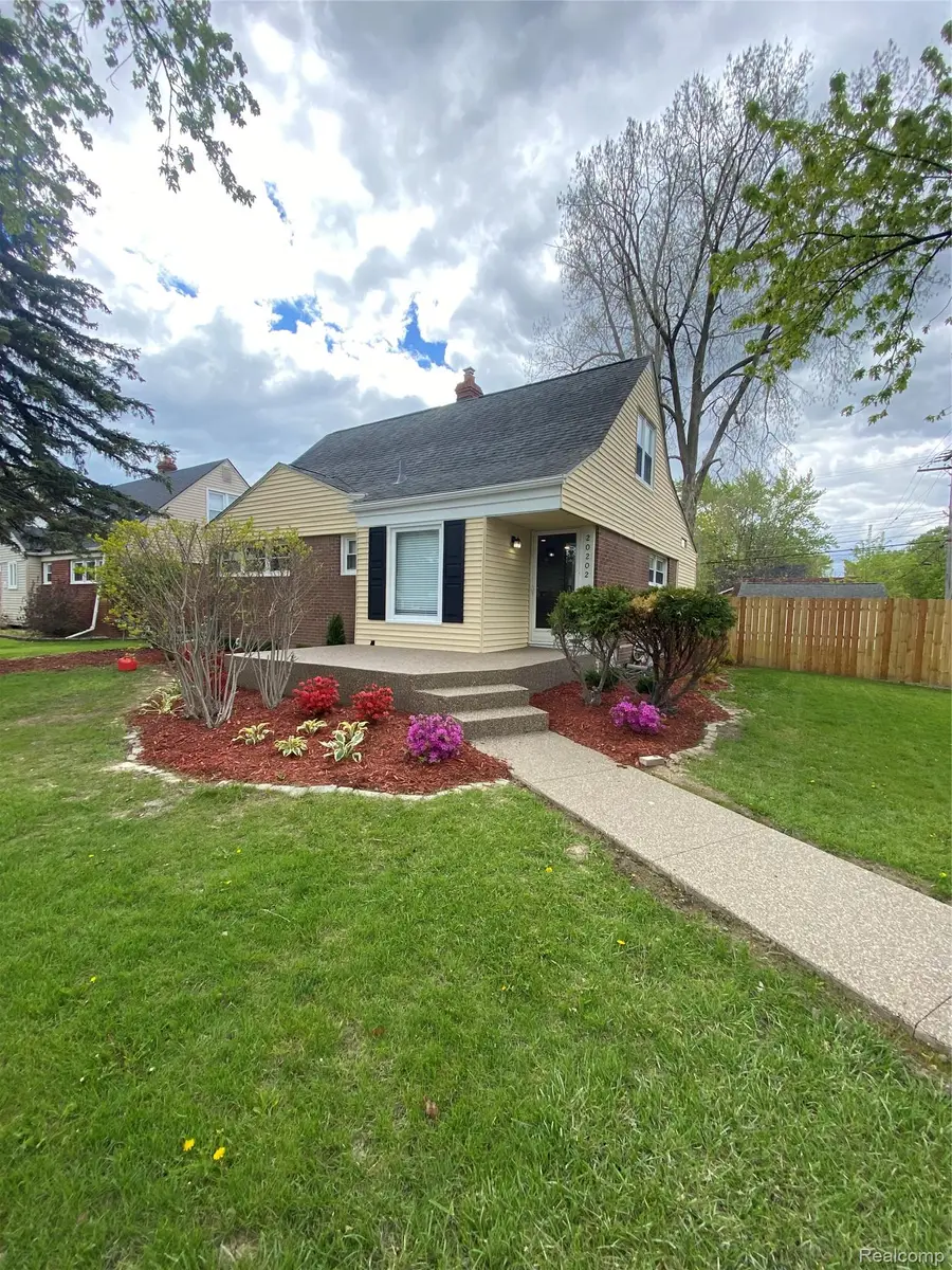 20202 Lancaster Street, Harper Woods, MI 48225 - #2