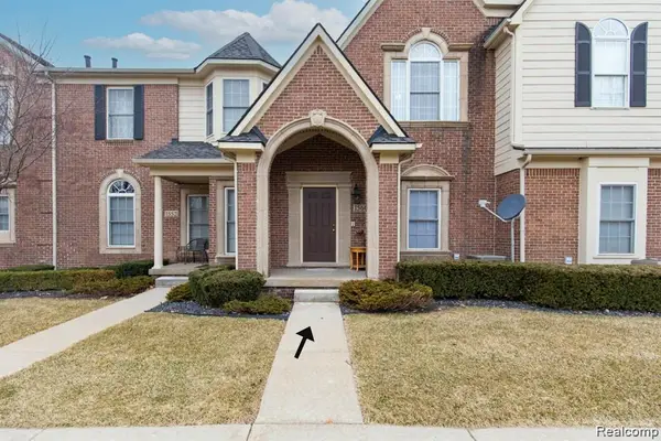 1560 W Lakeview Lane, Canton, MI 48187