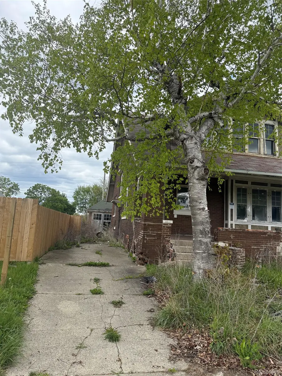 4420 Burns Street, Detroit, MI 48214 - #2