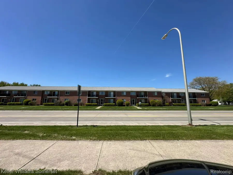 32125 Beaconsfield Street #39, Roseville, MI 48066 - #3