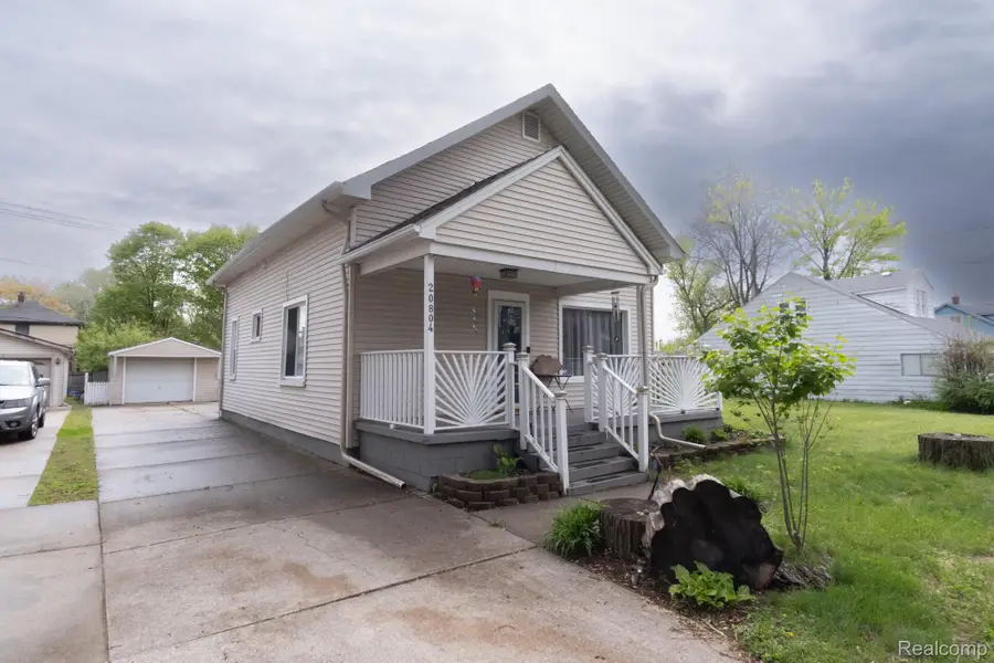20804 Rensselaer Street, Farmington, MI 48336 - #2