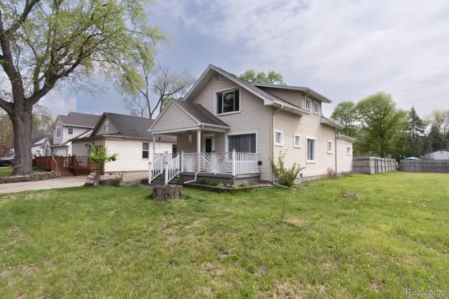 20804 Rensselaer Street, Farmington, MI 48336 - #3