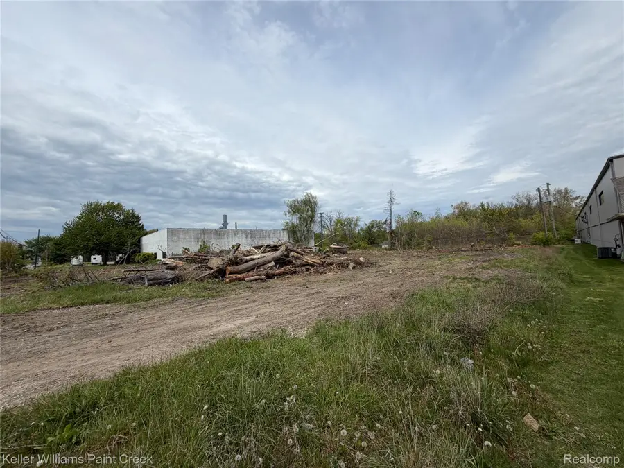 22477 15 Mile Road, Clinton Township, MI 48035 - #2