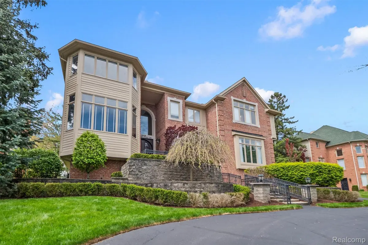 6608 Minnow Pond Drive, West Bloomfield, MI 48322 - #1