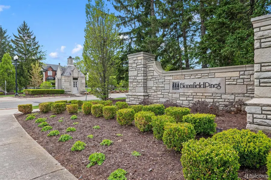 6608 Minnow Pond Drive, West Bloomfield, MI 48322 - #3