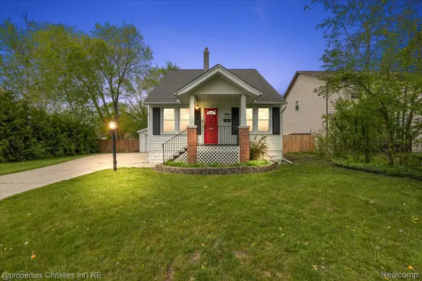 30475 Brentwood Street, Southfield, MI 48076