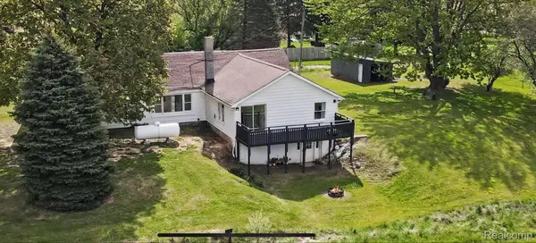 9433 E Lovejoy Road, Perry, MI 48872