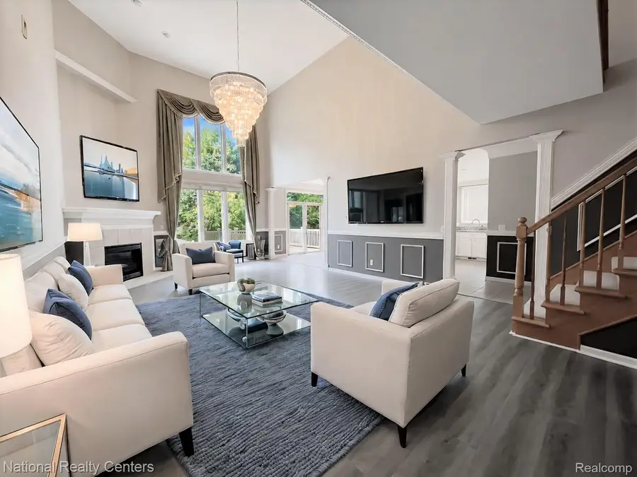 2056 Somerville, Rochester Hills, MI 48307 - #2