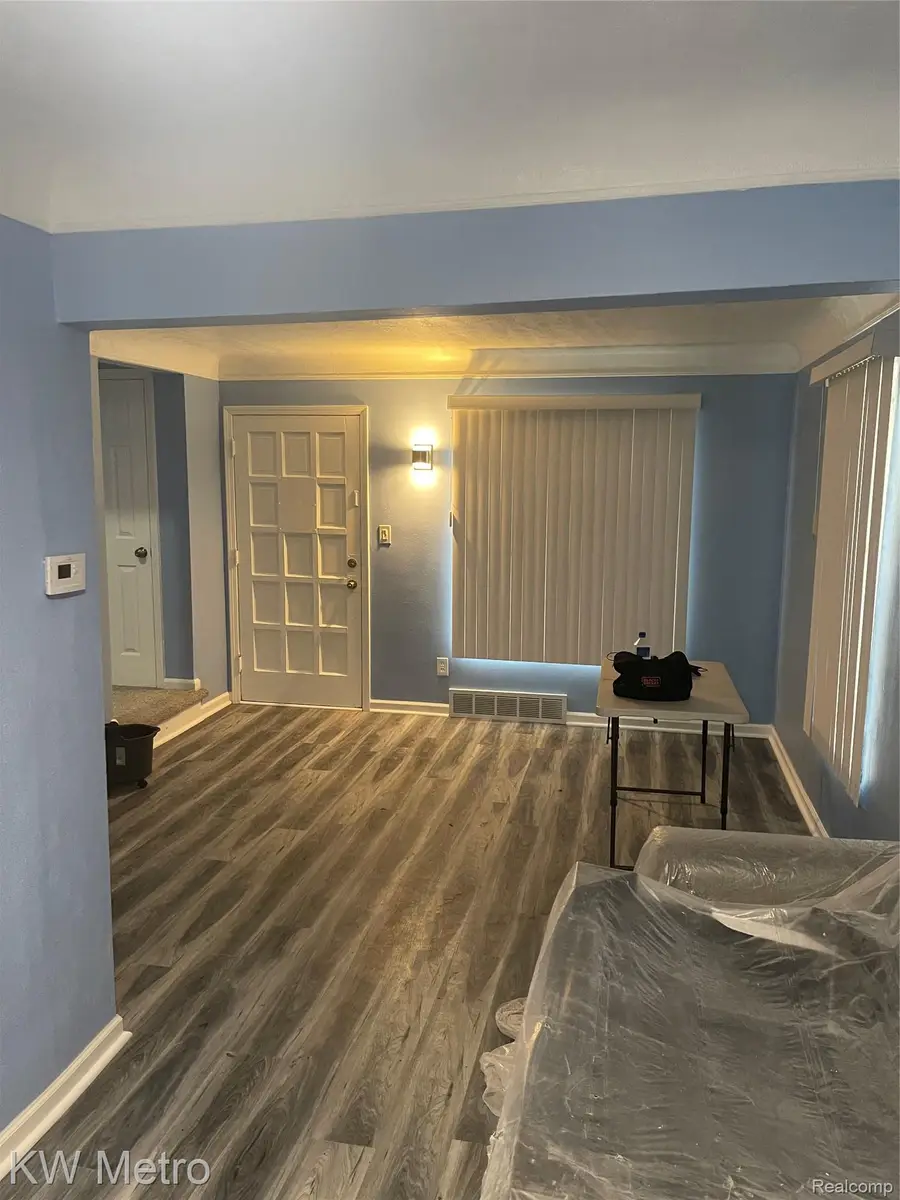 8559-8563 Wyoming Avenue S, Detroit, MI 48204 - #2