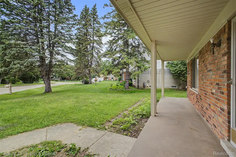 8834 Dublin Way, Sterling Heights, MI 48314 - #3