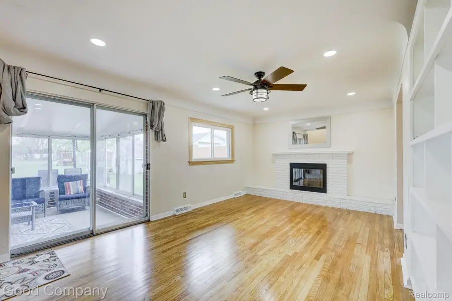 11493 Warren Boulevard, Warren, MI 48089 - #2