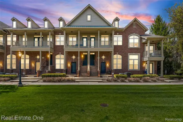 160 Sandy Lane, WalledLake, MI 48390