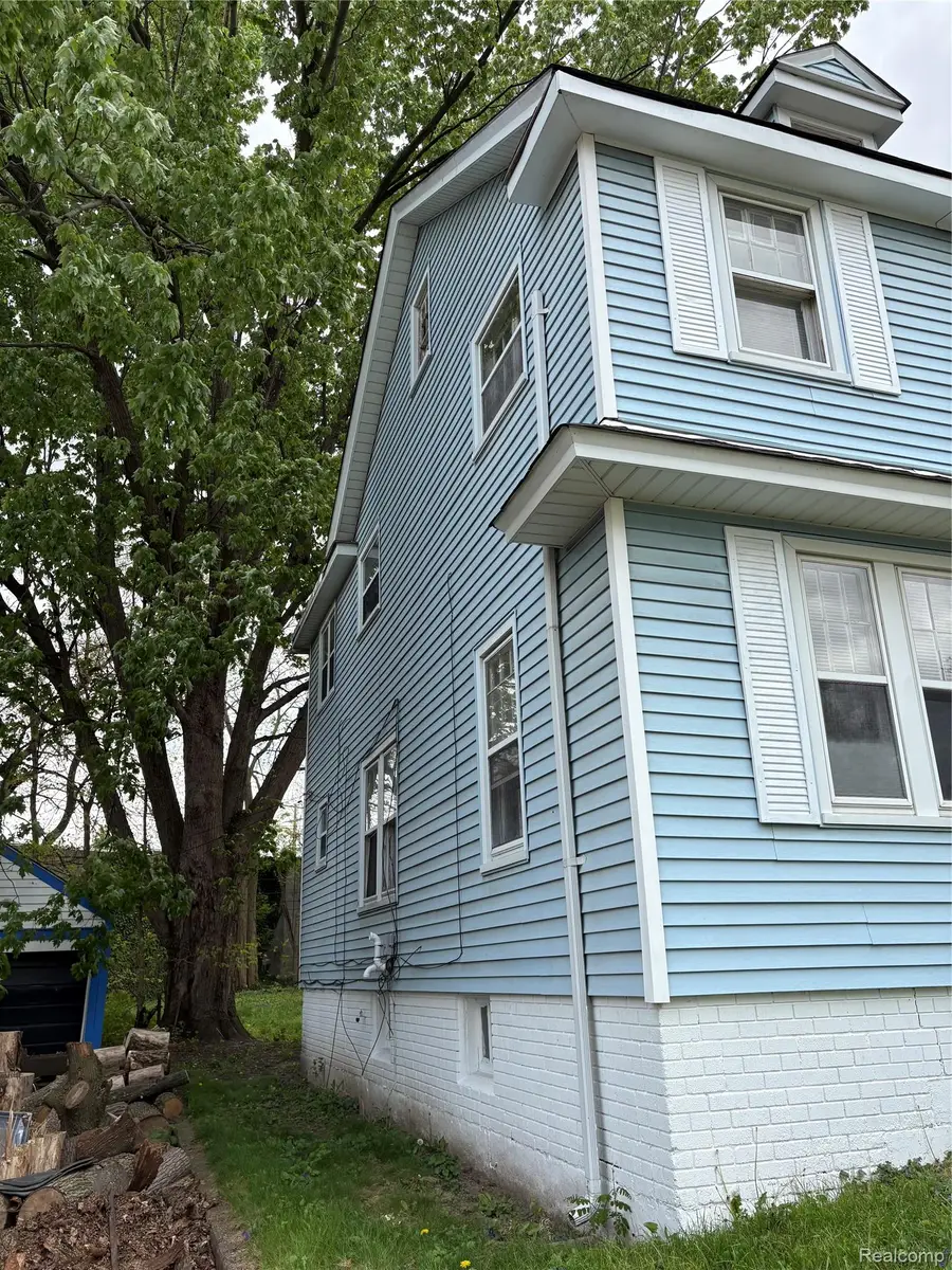 121 Jones Street, Mount Clemens, MI 48043 - #3