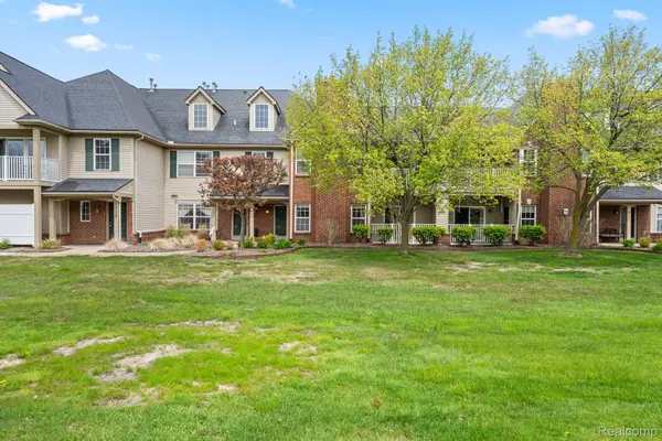 4130 Hampton Ridge Boulevard #63, Howell, MI 48843