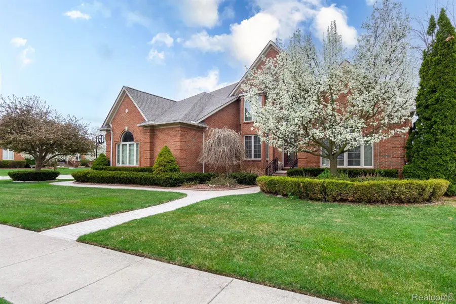 49759 Lakebridge Drive, Shelby, MI 48315 - #2