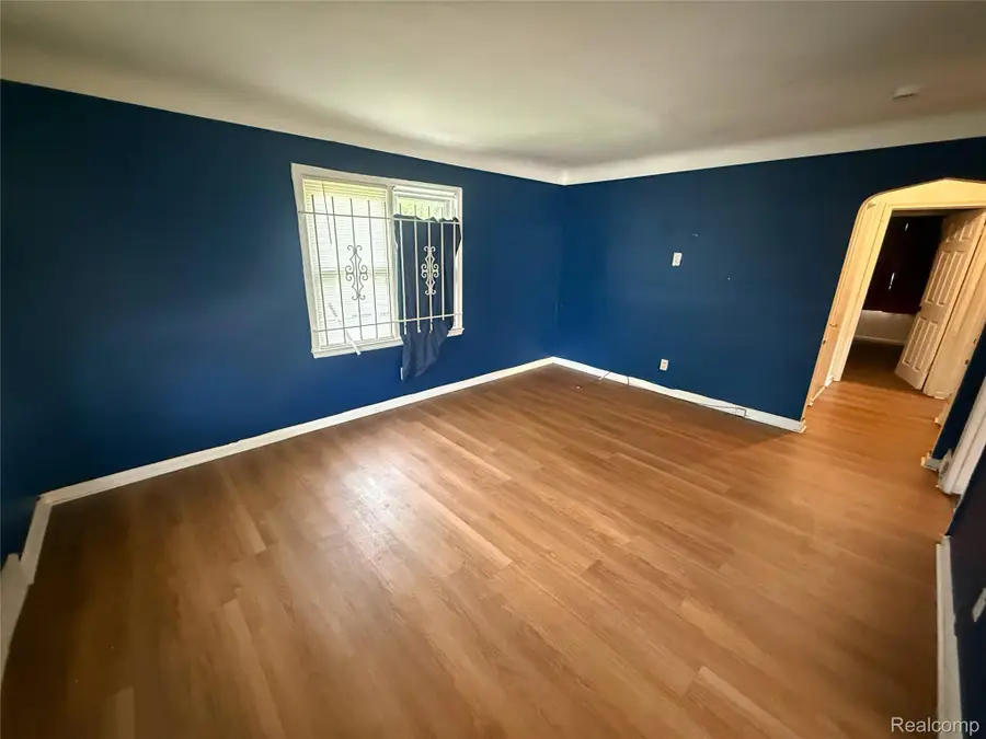 9030 Plainview Avenue, Detroit, MI 48228 - #2