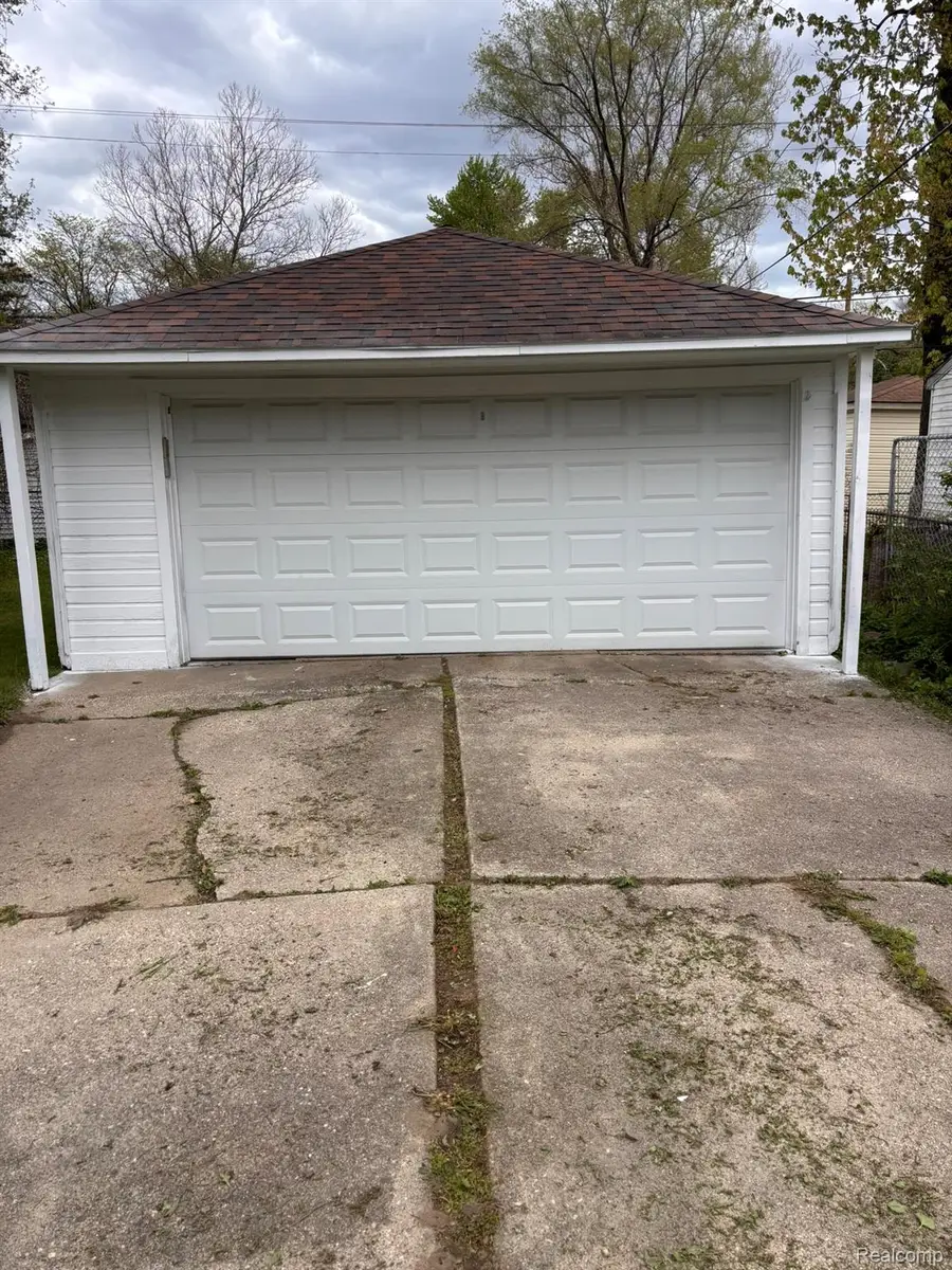 5797 E Outer Drive, Detroit, MI 48234 - #3