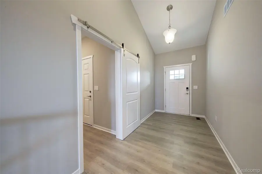 2014 Shale, Howell, MI 48843 - #3