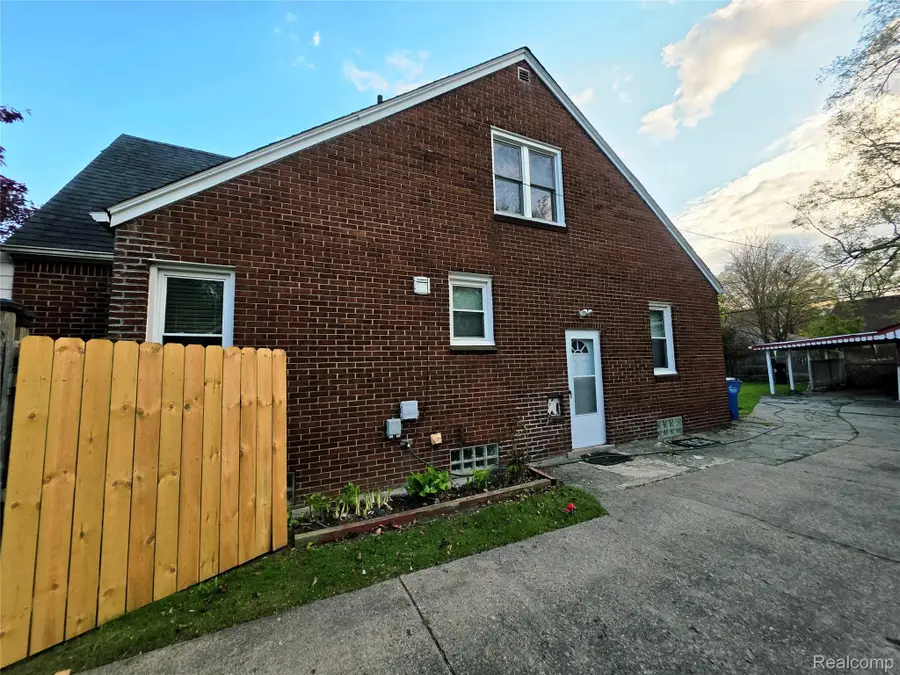 21259 Cyman Avenue, Warren, MI 48091 - #2