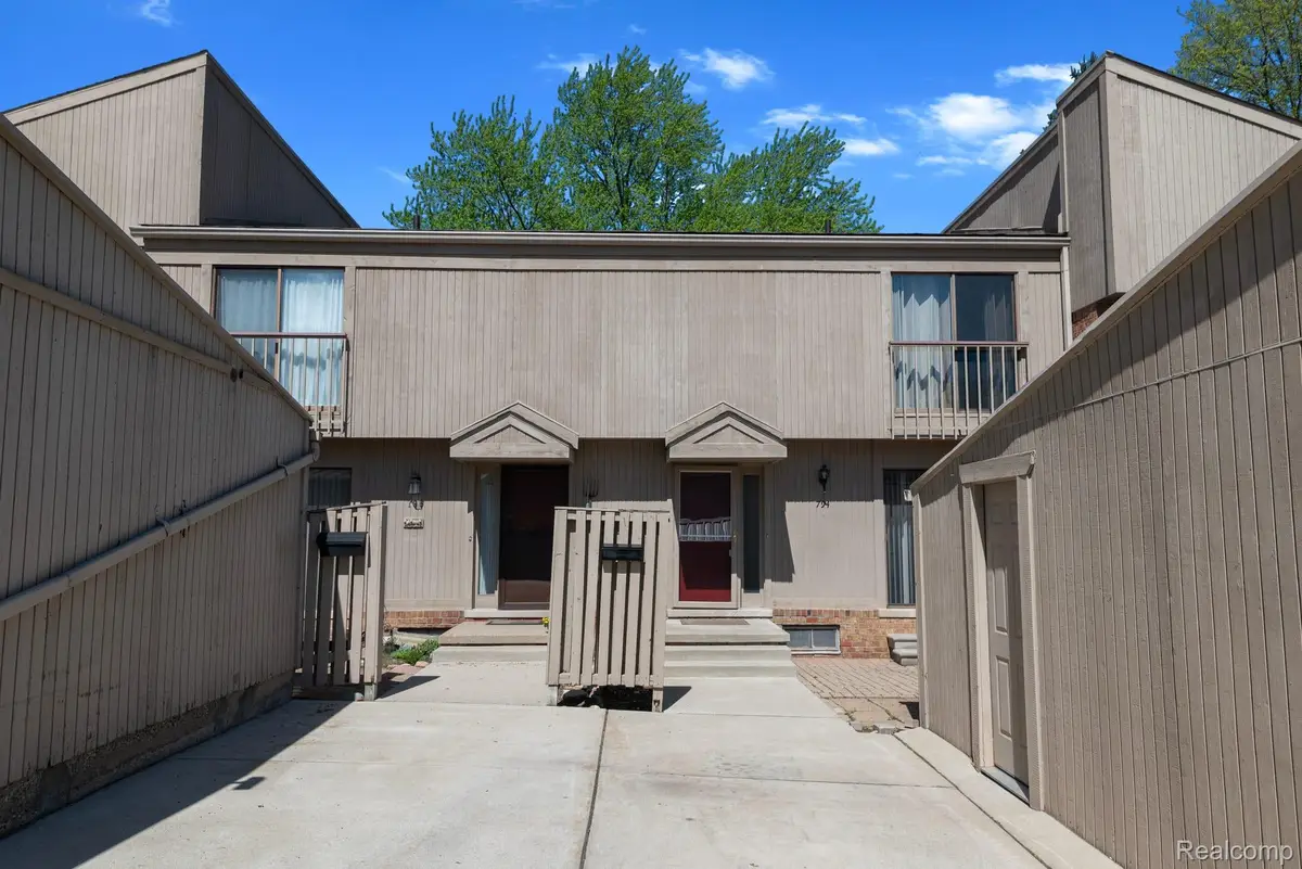 794 Oak Brook Ridge Drive, Rochester Hills, MI 48307 - #1