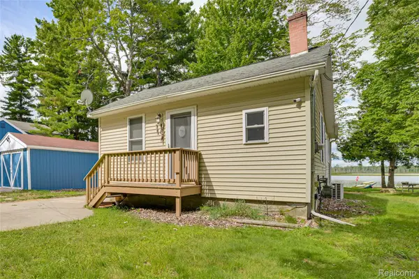 805 Rainbow Drive, EastTawas, MI 48730