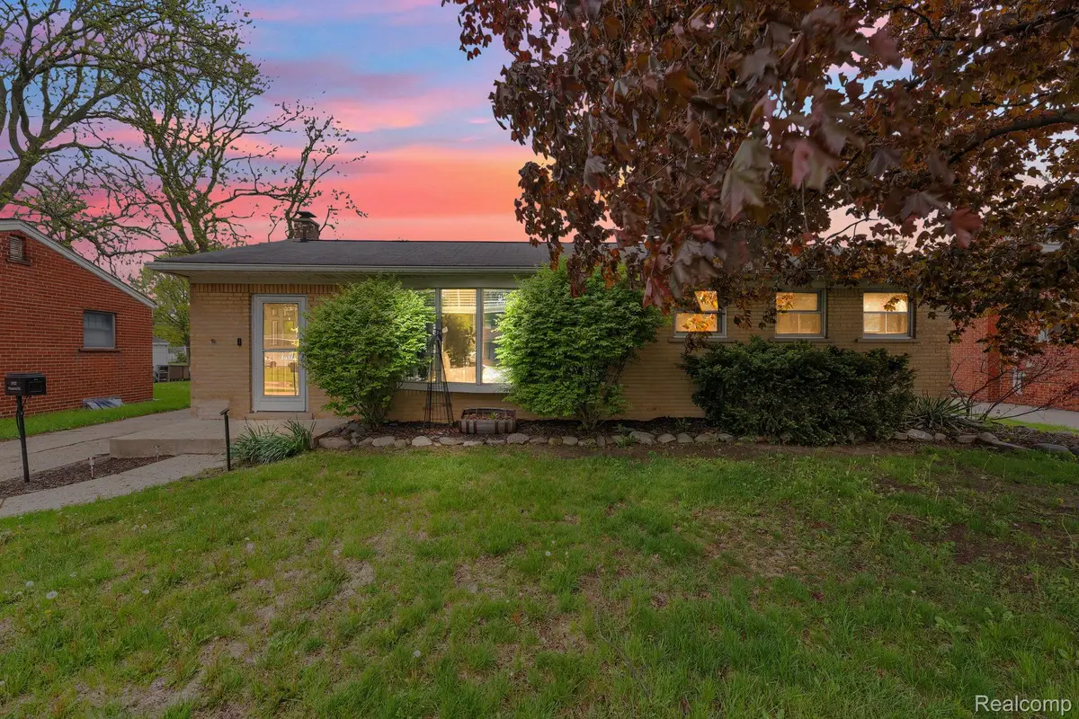 37022 Pinewood Road, Wayne, MI 48184 - #1