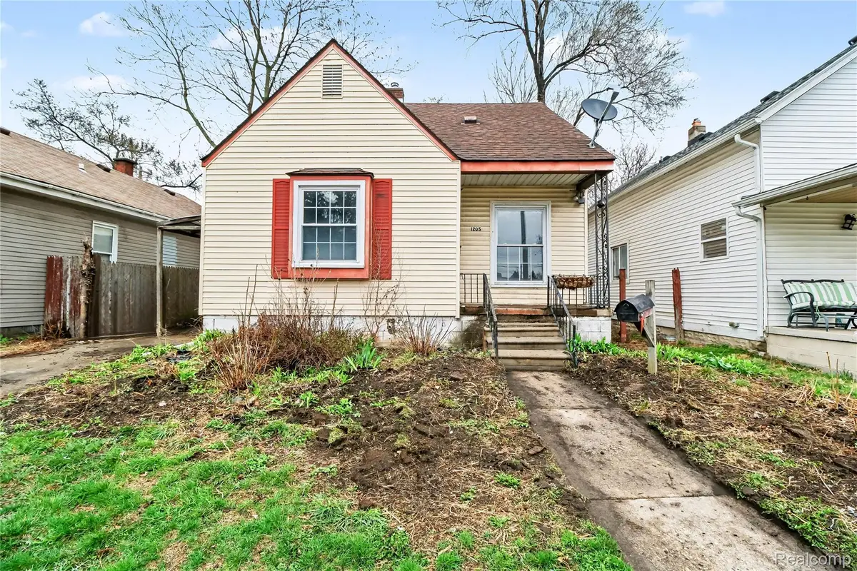 1205 E Muir Avenue, Hazel Park, MI 48030 - #1