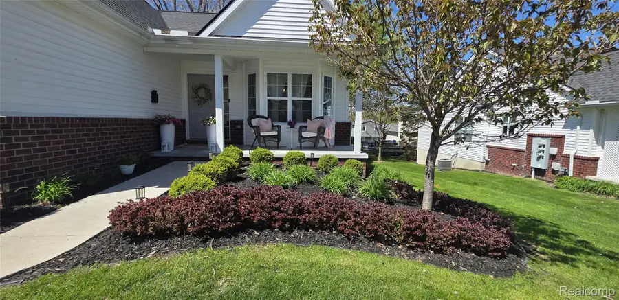 814 Nelsons Ridge Drive, Howell, MI 48843 - #2