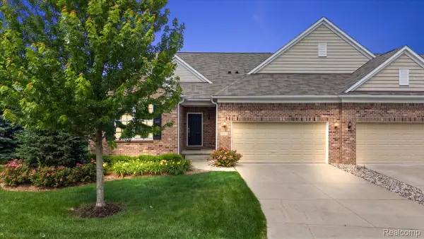 2060 Trimble Street, LakeOrion, MI 48360