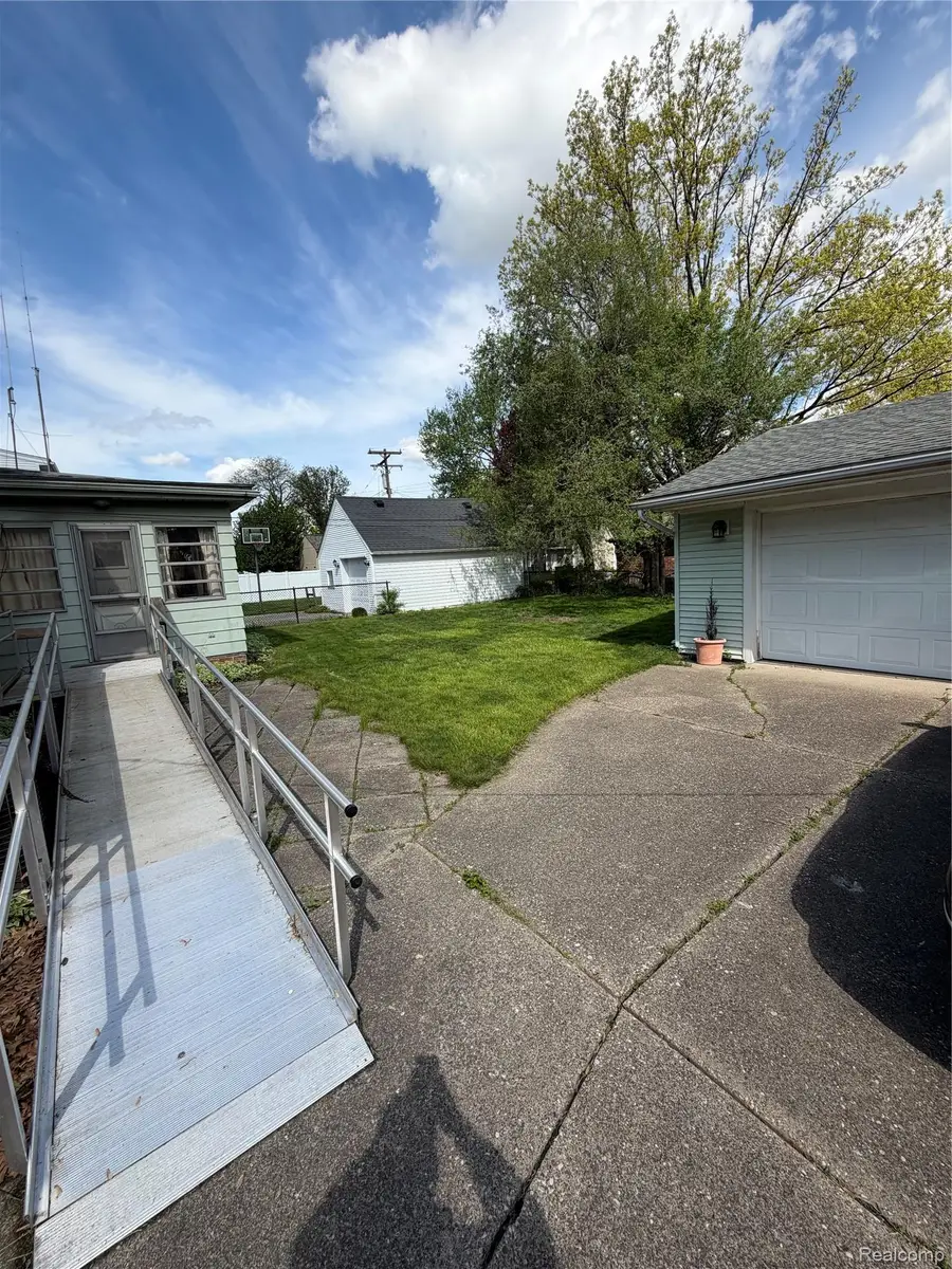 13126 Chestnut Street, Southgate, MI 48195 - #3