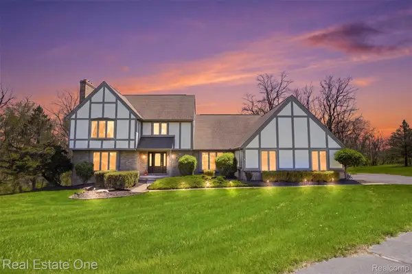 6514 Mountview Court, Brighton, MI 48116