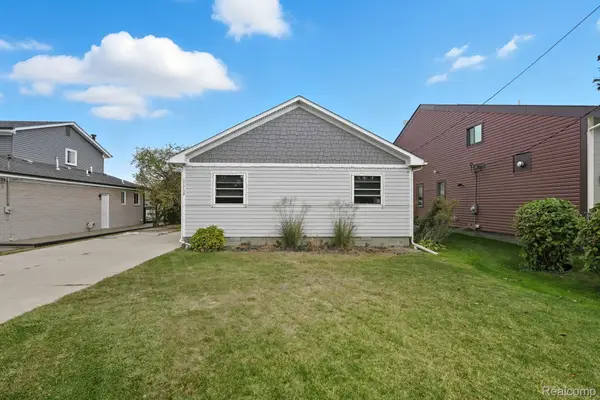 37752 Huron Pointe Drive, HarrisonTownship, MI 48045