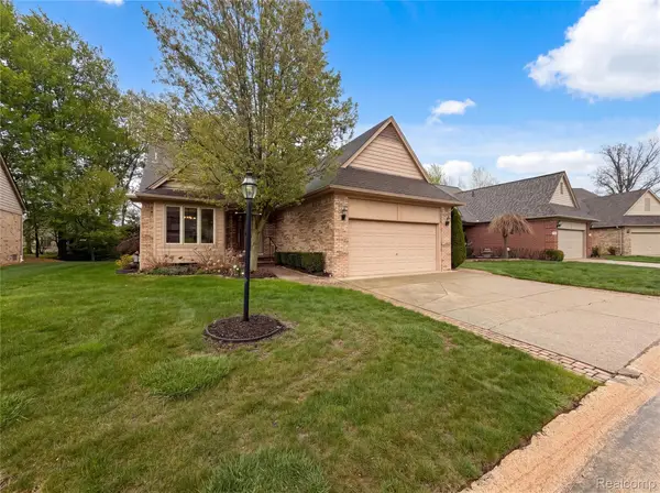 52186 Jacqueline Court, Macomb, MI 48042