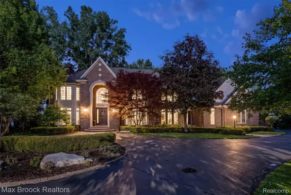 398 Shrewsbury Drive, Clarkston, MI 48348