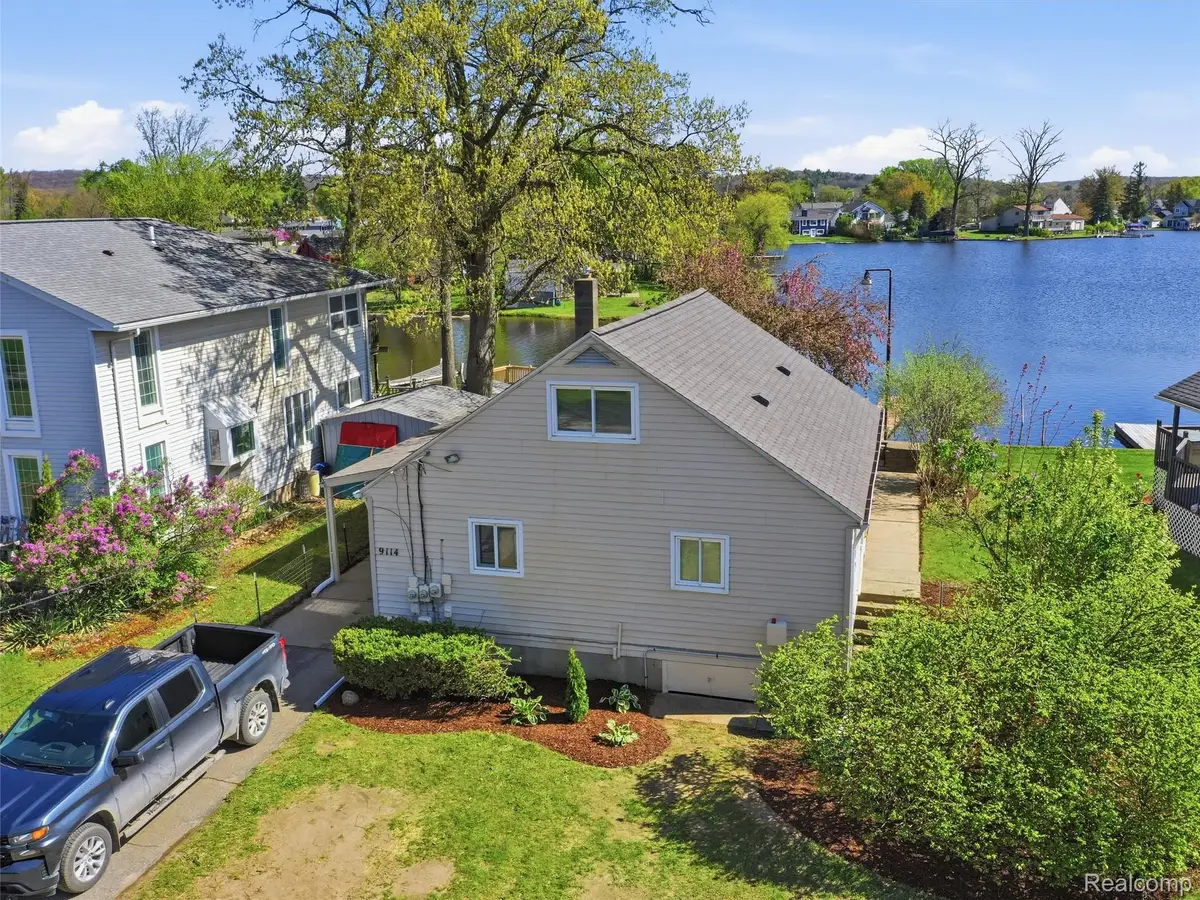 9114 Pontiac Lake Road, White Lake, MI 48386 - #1