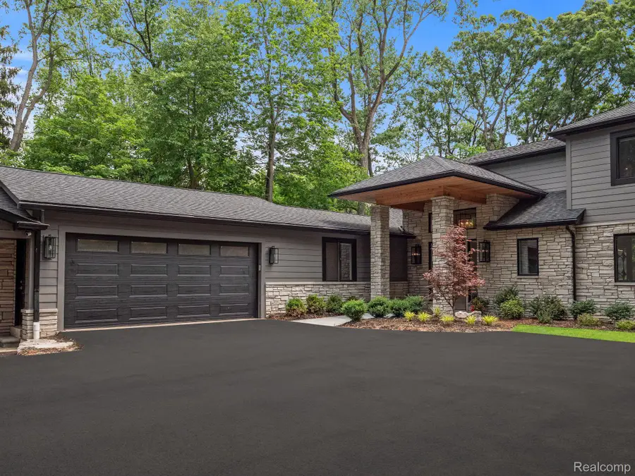 3511 Lakecrest Drive, Bloomfield, MI 48304 - #2