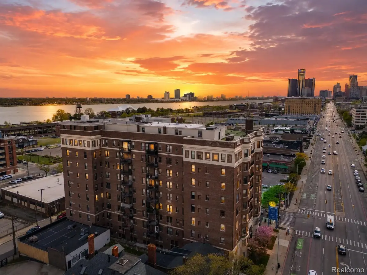 2900 E Jefferson #602, Detroit, MI 48207 - #1