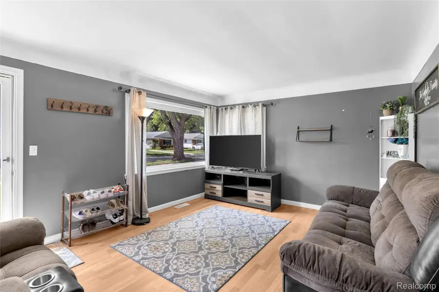 12030 Arcola Street, Livonia, MI 48150 - #2