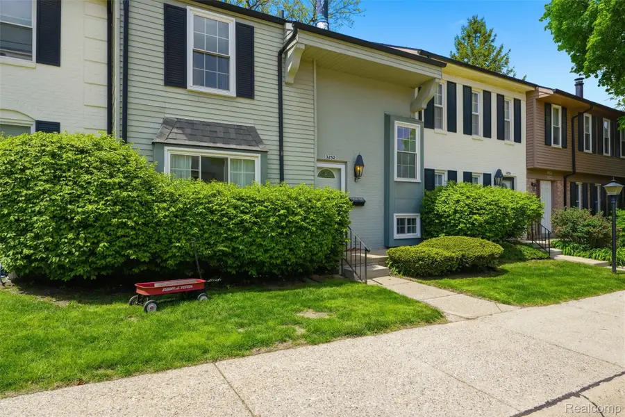 3252 Bolgos Circle, Ann Arbor, MI 48105 - #3