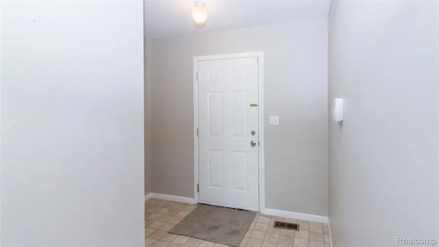 32296 W 12 Mile Road, Farmington Hills, MI 48334 - #3